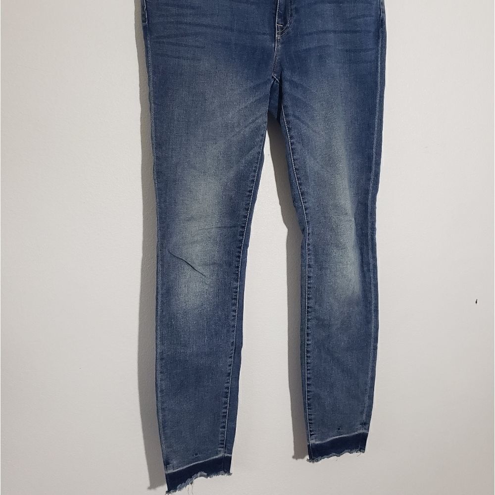 Tommy Hilfiger released hem skinny jean